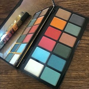 **3/$30** L.A Girl Eyeshadow palette. NIB